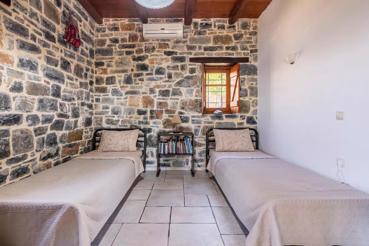 Traditional Stone House By The Sea... Kapetaniana Exterior photo